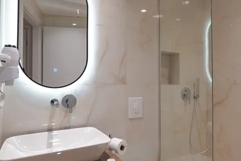 Hotel Oasis in Sarandë — foto 30