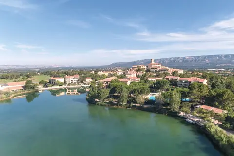 Pont Royal En Provence in Mallemort — foto 17