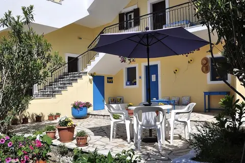 Sunflower Apartments & Studios in Δημοτική Ενότητα Κασσωπαίων — foto 20