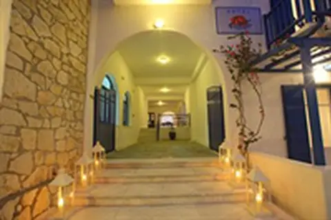 Paros Inn Hotel in Πίσω Λιβάδι — foto 8