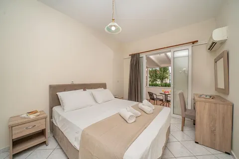 Karavados Beach foto 5