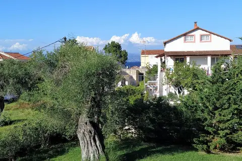 Ever Green in Δημοτική Ενότητα Λευκιμμαίων — foto 8