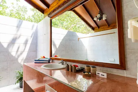 NH Collection Maldives Reethi Resort in Fonimagoodhoo — foto 14