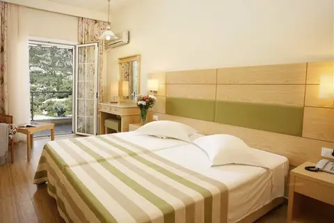Akrotiri Beach Resort Hotel in Παλαιοκαστρίτσα — foto 16