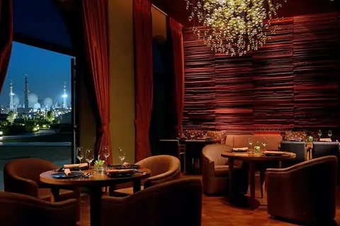 The Ritz-Carlton Abu Dhabi Grand Canal in الروضة — foto 26