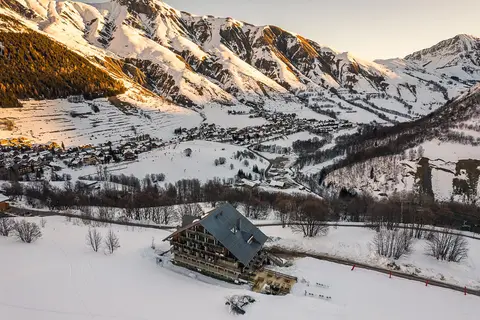 Hotel Les Cèdres in Saint-Sorlin-d'Arves