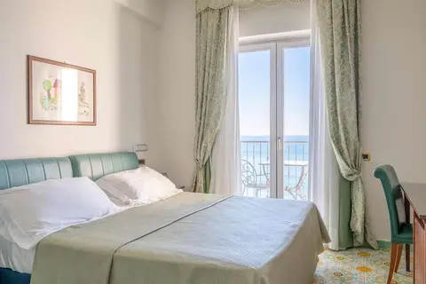 Lloyd's Baia Hotel in Vietri sul Mare — foto 2