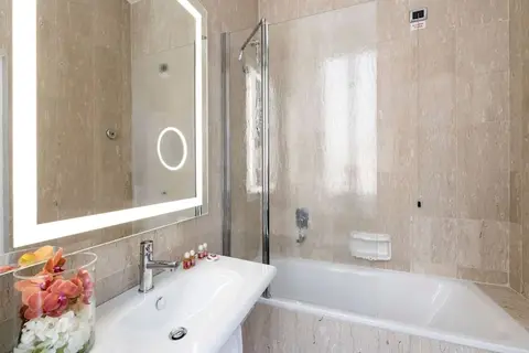 Bettoja Hotel Massimo D'Azeglio in Rome — foto 30