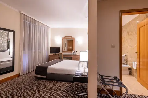 Hotel Mundial in Almada — foto 28