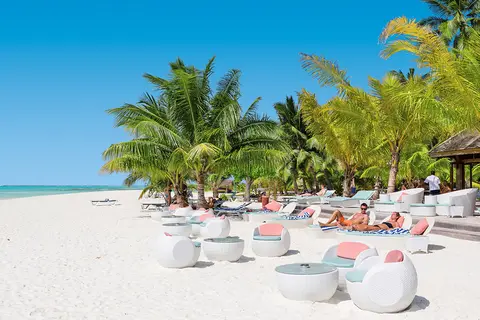 Meeru Maldives Resort Island in Golf Driving Range — foto 20