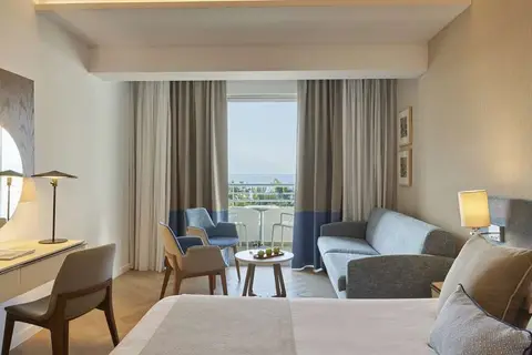 Mediterranean Beach Hotel in Limassol — foto 5