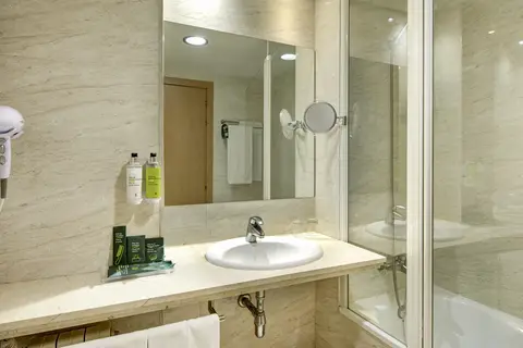 Sercotel Porta Barcelona in Sant Just Desvern — foto 7