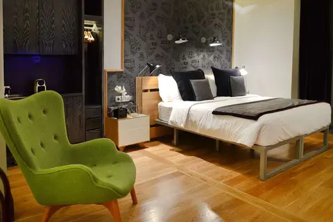 Brown's Central Hotel in Almada — foto 2
