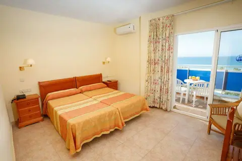 Tres Anclas Hotel in Playa de Gandia — foto 12