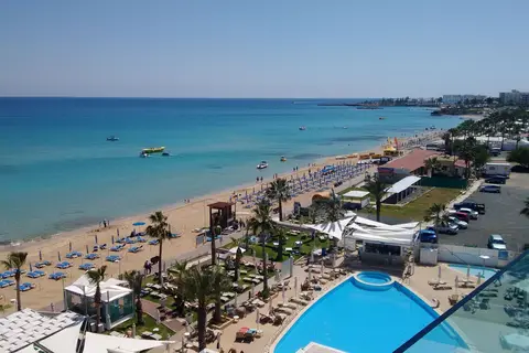 Vrissaki Beach Hotel in Παραλίμνι — foto 19