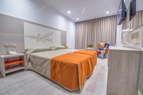 Nicholas Color Hotel in Ayia Napa — foto 20