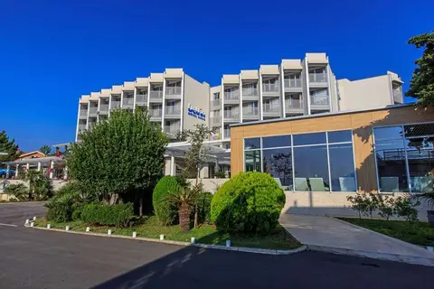 Carine Hotel Delfin in Bijela — foto 18