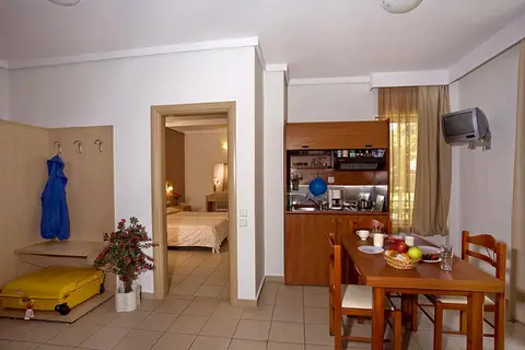 Caravel Apartment Hotel in Ιαλυσός — foto 4