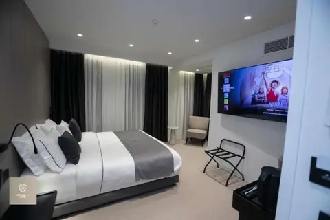 Central Inn Hotel in Tirana — foto 7