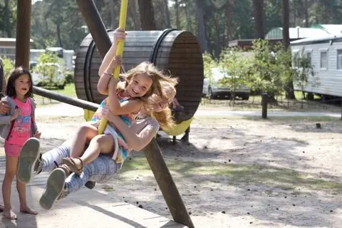 Oostappen Vakantiepark Arnhem foto 10