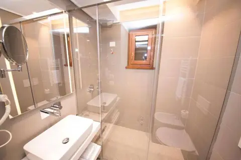Hotel Theatro in Tirana — foto 7