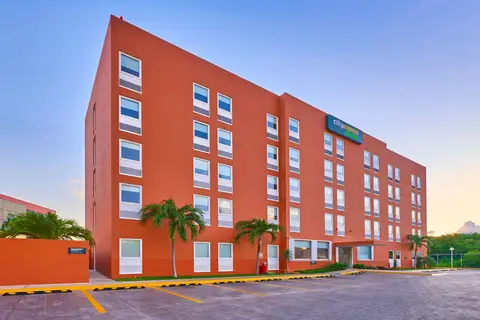City Express Plus by Marriott Cancún Aeropuerto Riviera in Cancún, foto 2
