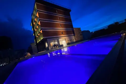 Padel Olivia's Hill Resort in Durrës