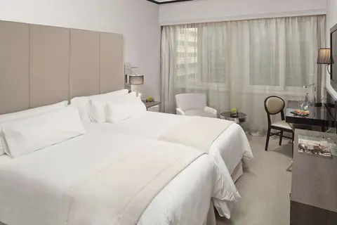 Melia Castilla in Madrid — foto 3