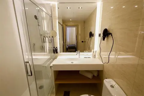 Hotel Zenit Bilbao in Bilbao — foto 9