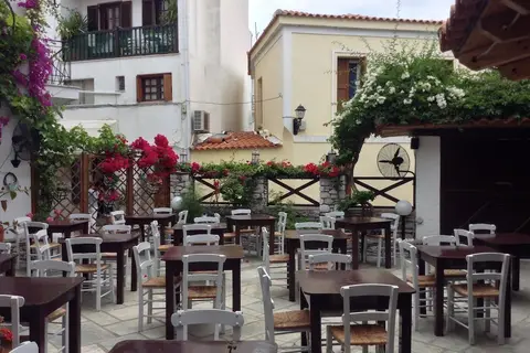 Mouria in Καλύβια — foto 4