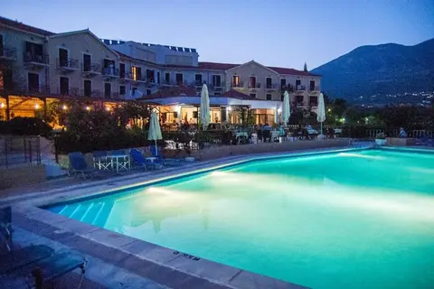 Karavados Beach Hotel in Καραβάδος — foto 9