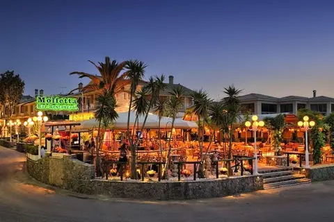 Molfetta Beach Hotel in Γουβιά — foto 23