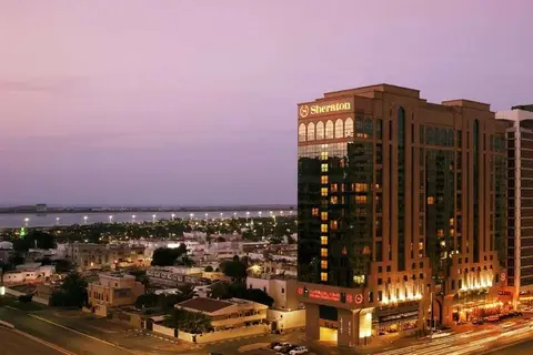 Sheraton Khalidiya Hotel in الحِصِن — foto 2