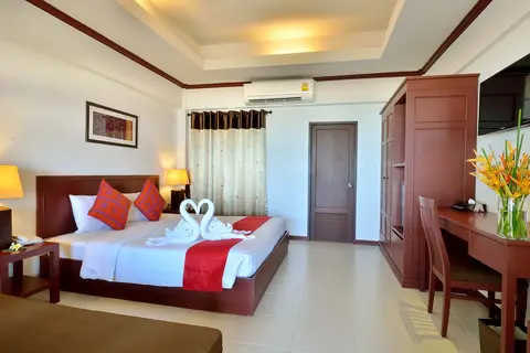 Hotel First Bungalow Beach Resort in บ้านบางรักษ์ — foto 3