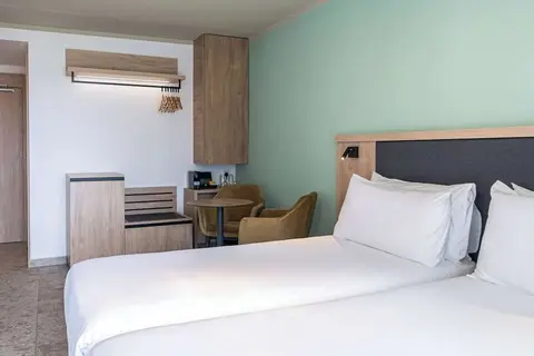 Hotel Scirocco St. Julian's Affiliated by Mel in San Ġiljan — foto 4