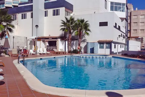 La Familia Gallo Rojo in el Campello — foto 9