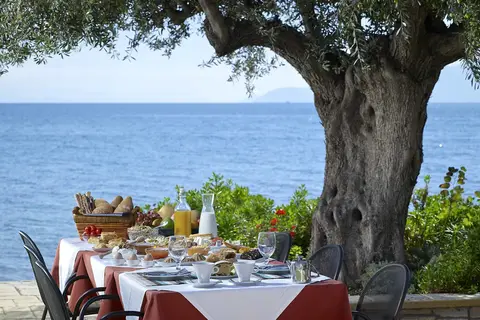 Avantis Suites in Αμάρυνθος — foto 11