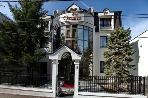 Garni Hotel Vozarev in Belgrado — foto 11