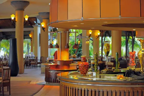 Victoria Beachcomber Resort & Spa in Pointe Aux Biches — foto 29