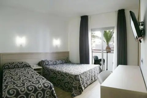 Tossa Beach Center in Tossa de Mar — foto 20