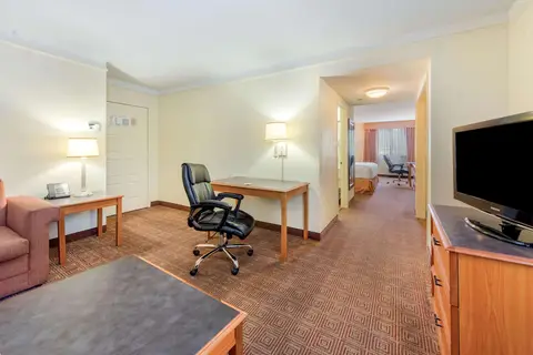 La Quinta Inn & Suites by Wyndham Ft Lauderdale Cypress Cr in Fort Lauderdale — foto 11