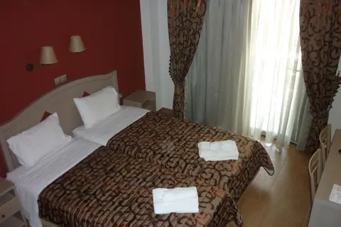 Thalassies Nouveau in Λιμενάρια — foto 15