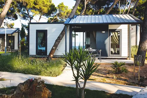 Waterman Beach Village camp & glamping in Supetar — foto 11