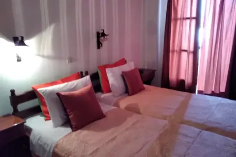 Petite Morfo Hotel in Καλύβια — foto 11