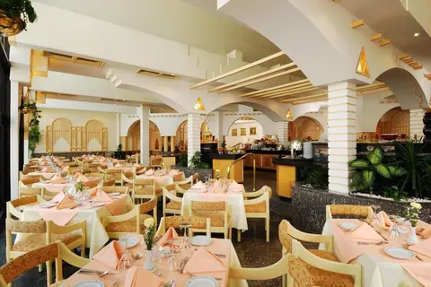 JAZ Pyramids Resort in Caïro — foto 4