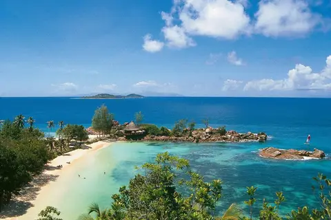 Constance Lemuria in Grand Anse Praslin — foto 2