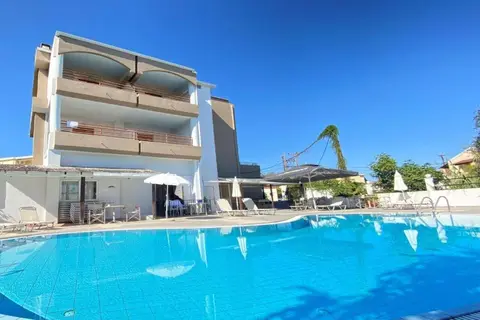 Louvre Hotel in Corfu — foto 19