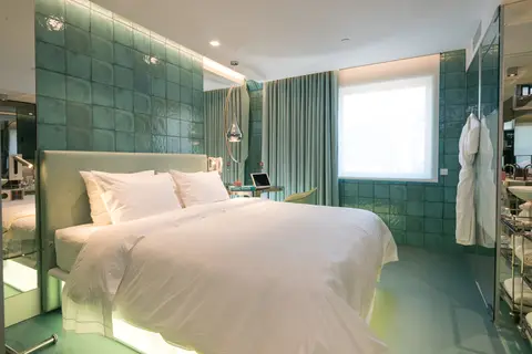 WC Beautique Hotel Lisboa in Almada — foto 15
