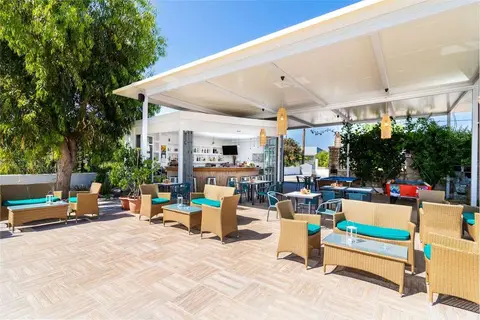 Sabina Hotel in Θεολόγος — foto 4