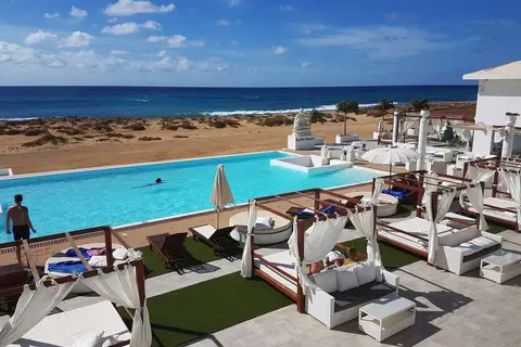 Hotel LIVVO Budha Beach in Santa Maria